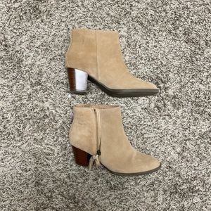 NUDE BOOTIES - VIONIC - SIZE 8